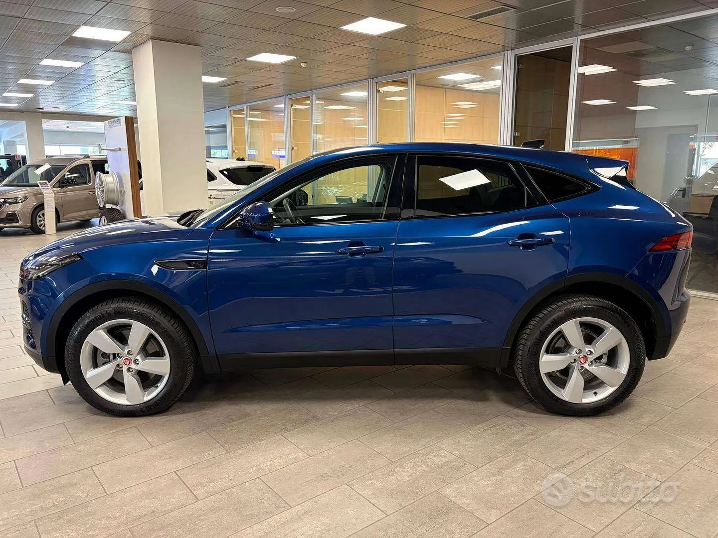Jaguar E-Pace 2022 photo 4