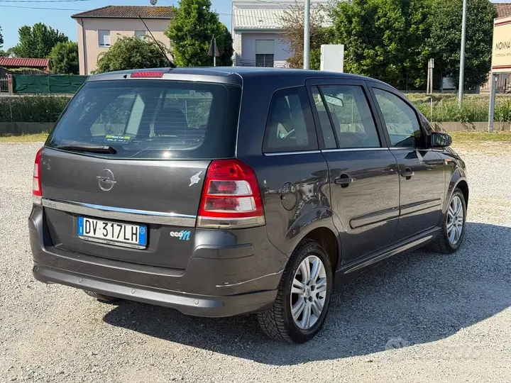 Opel Zafira 2009 photo 4