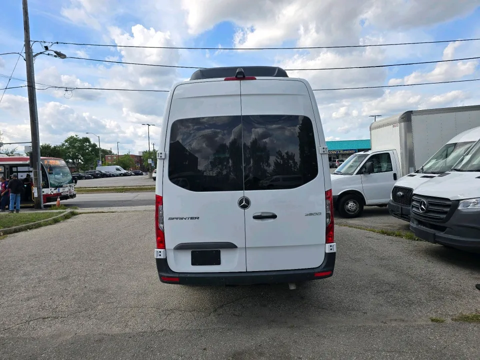 Mercedes-Benz Sprinter 2024 photo 4