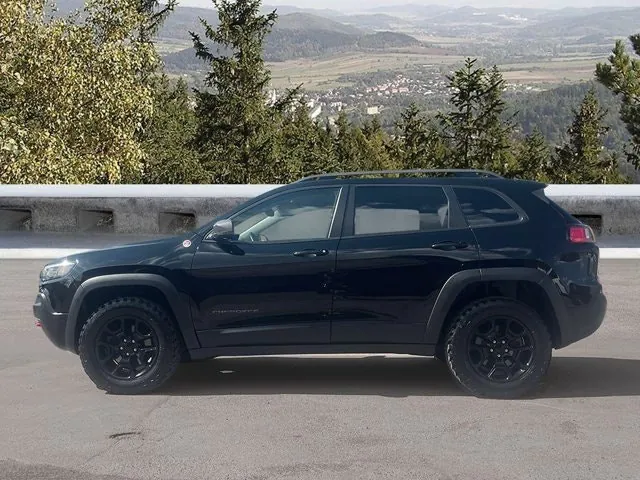 Jeep Cherokee 2021 photo 2