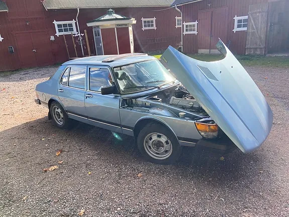 Saab 900 1982 photo 4