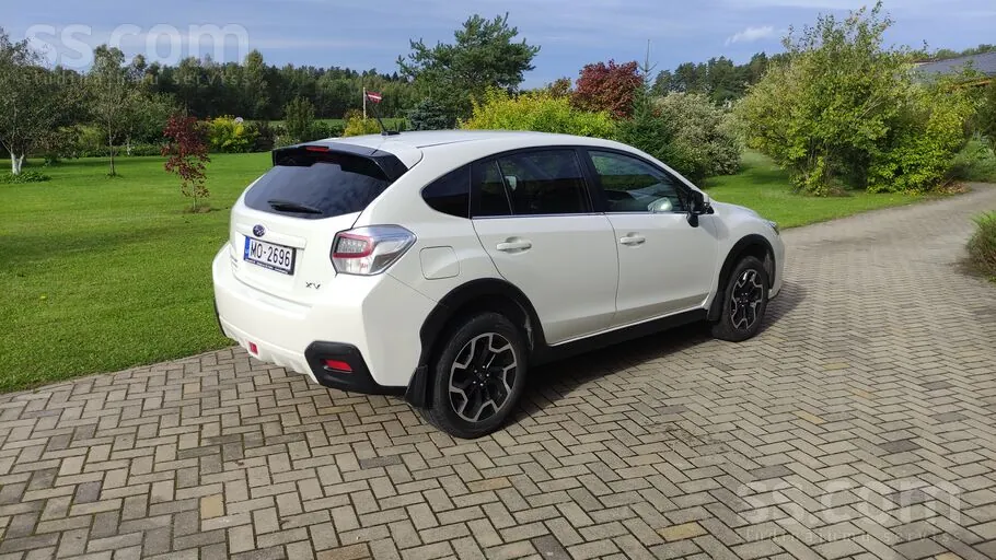 Subaru Xv 2016 photo 2