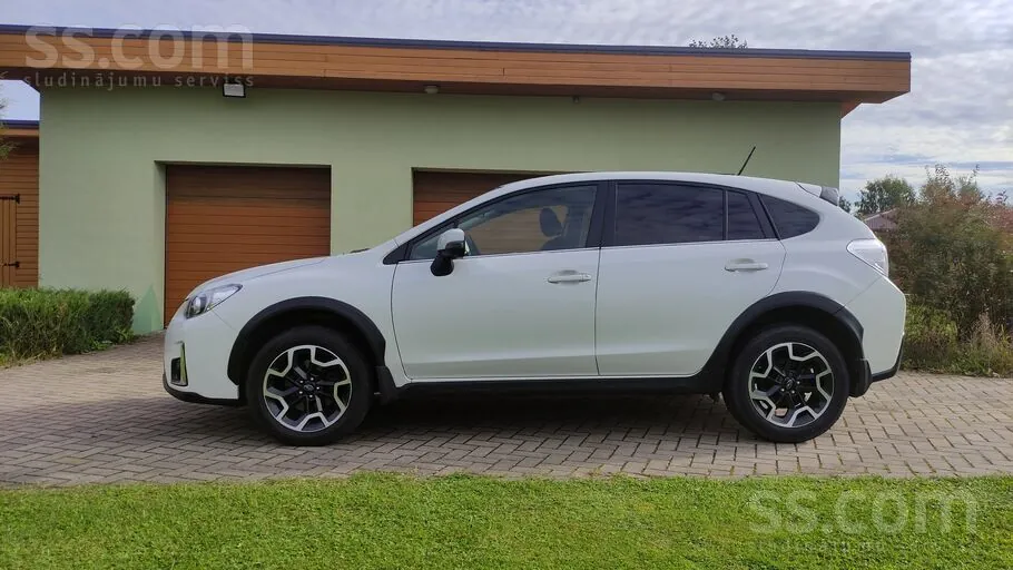 Subaru Xv 2016 photo 3