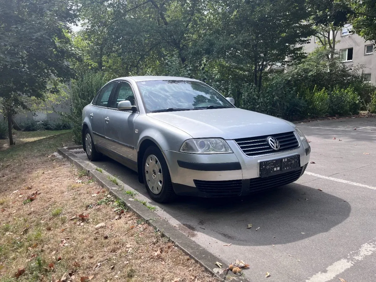 Volkswagen Passat 2001 photo 2