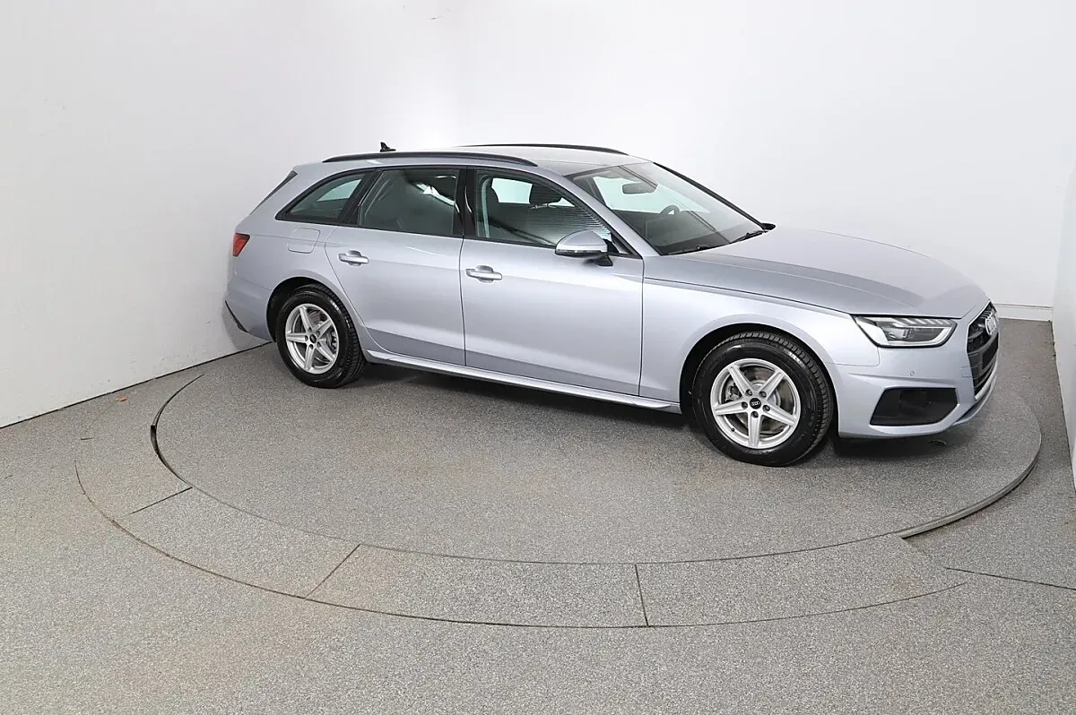 Audi A4 2024 photo 3