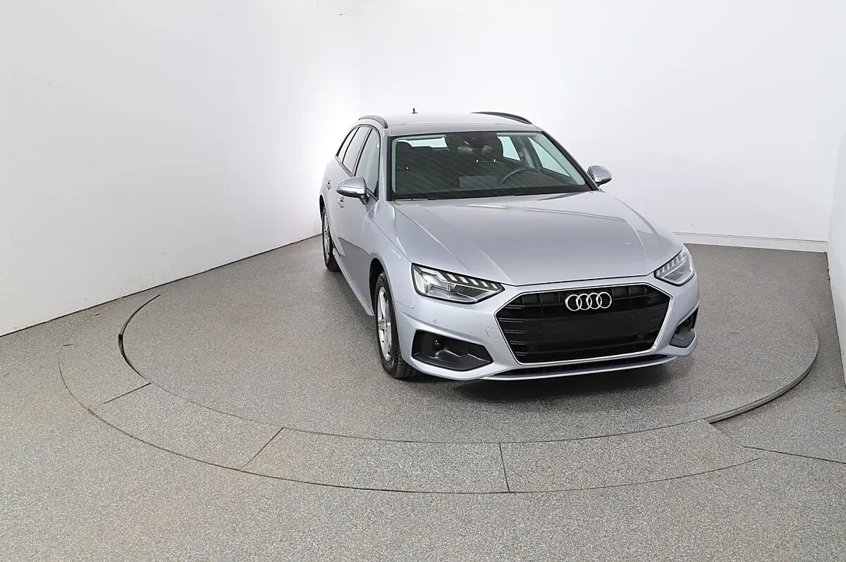 Audi A4 2024 photo 2