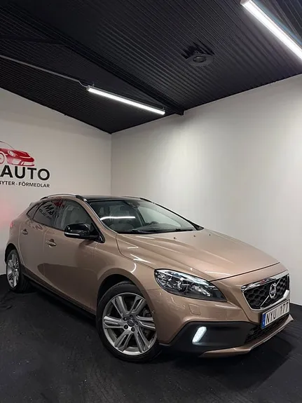 Volvo V40 Cross Country 2014 photo 3