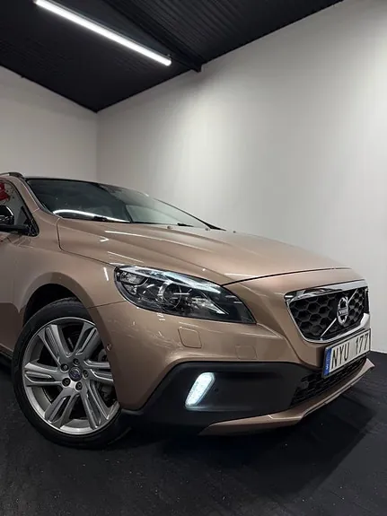 Volvo V40 Cross Country 2014 photo 4