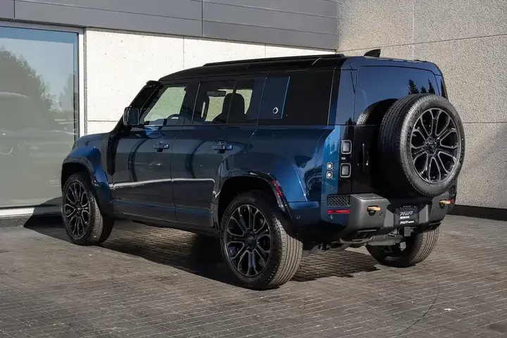 Land Rover Defender 2026 photo 3