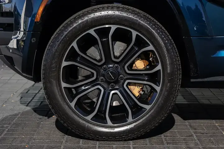 Land Rover Defender 2026 photo 5