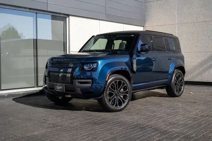 Land Rover Defender 2026 photo 2