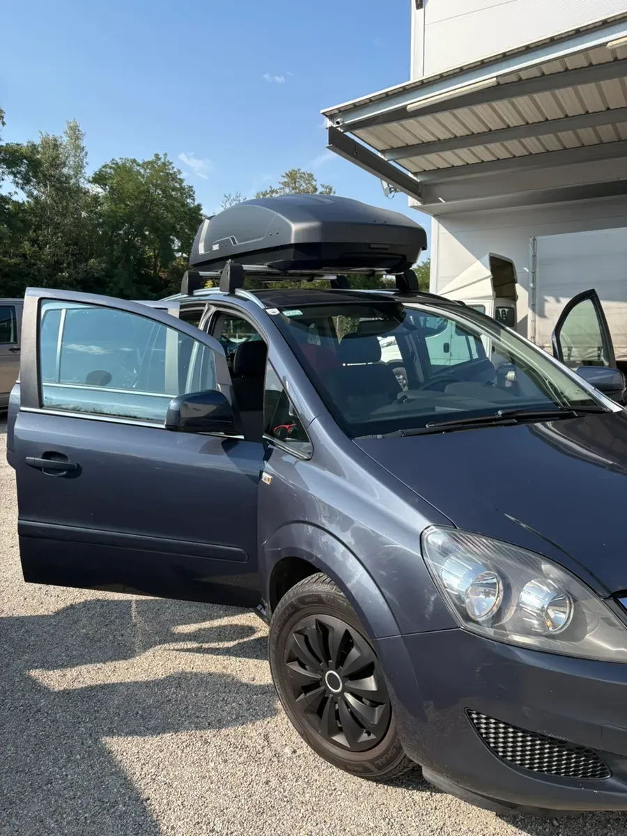 Opel Zafira 2011 photo 3