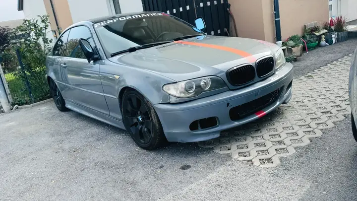 BMW 3 Series 2004 photo 2
