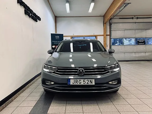 Volkswagen Passat 2023 photo 2