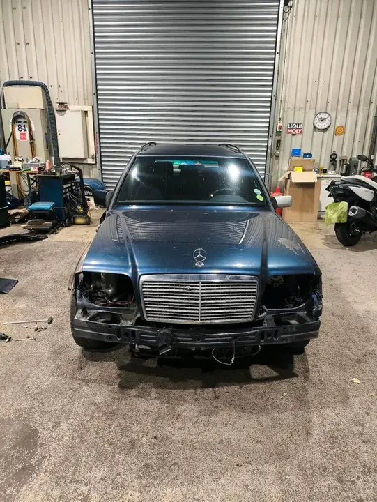 Mercedes-Benz W124