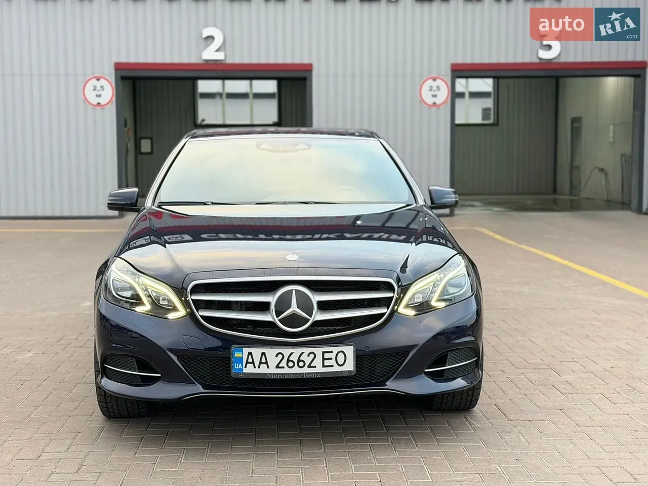 Mercedes-Benz E-Class 2013 photo 4