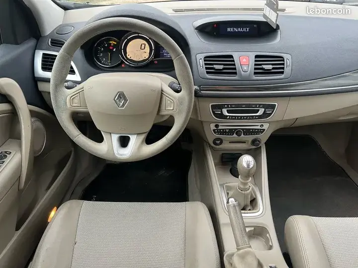 Renault Megane 2010 photo 3