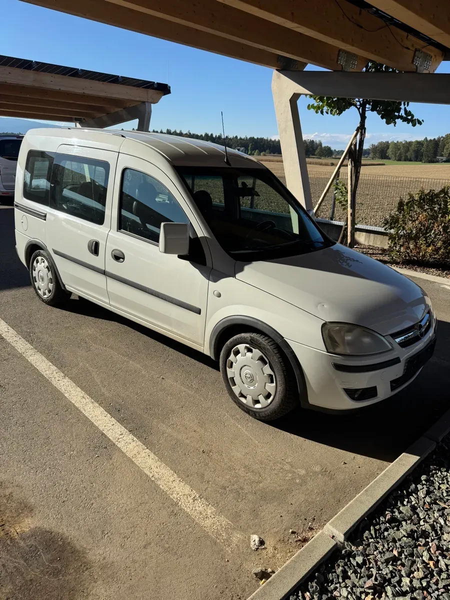 Opel Combo 2010 photo 2