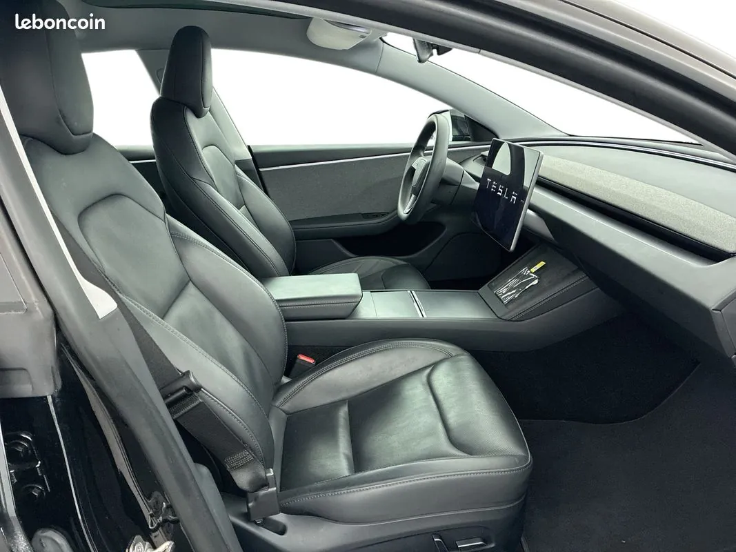 Tesla Model 3 2024 photo 4