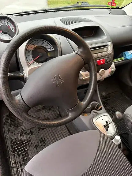 Peugeot 107 2008 photo 5