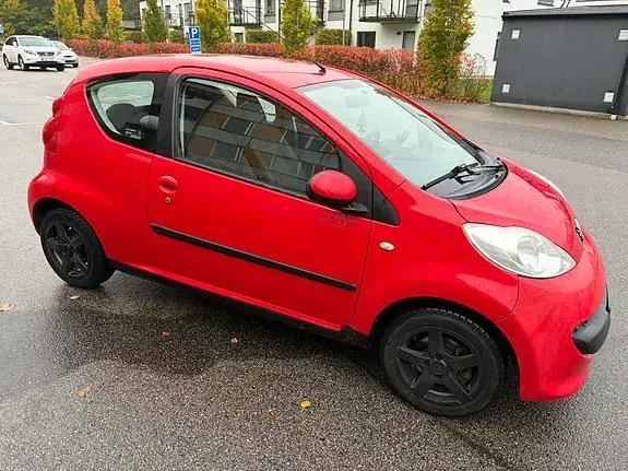 Peugeot 107 2008 photo 2