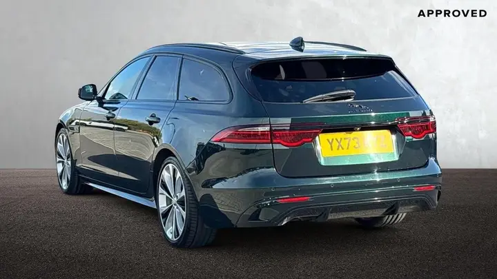 Jaguar Xf 2024 photo 2