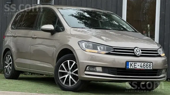 Volkswagen Touran 2015 photo 2