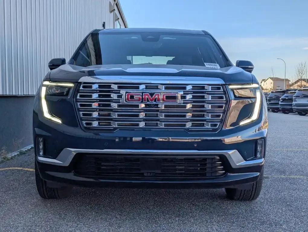 GMC Acadia 2027 photo 3