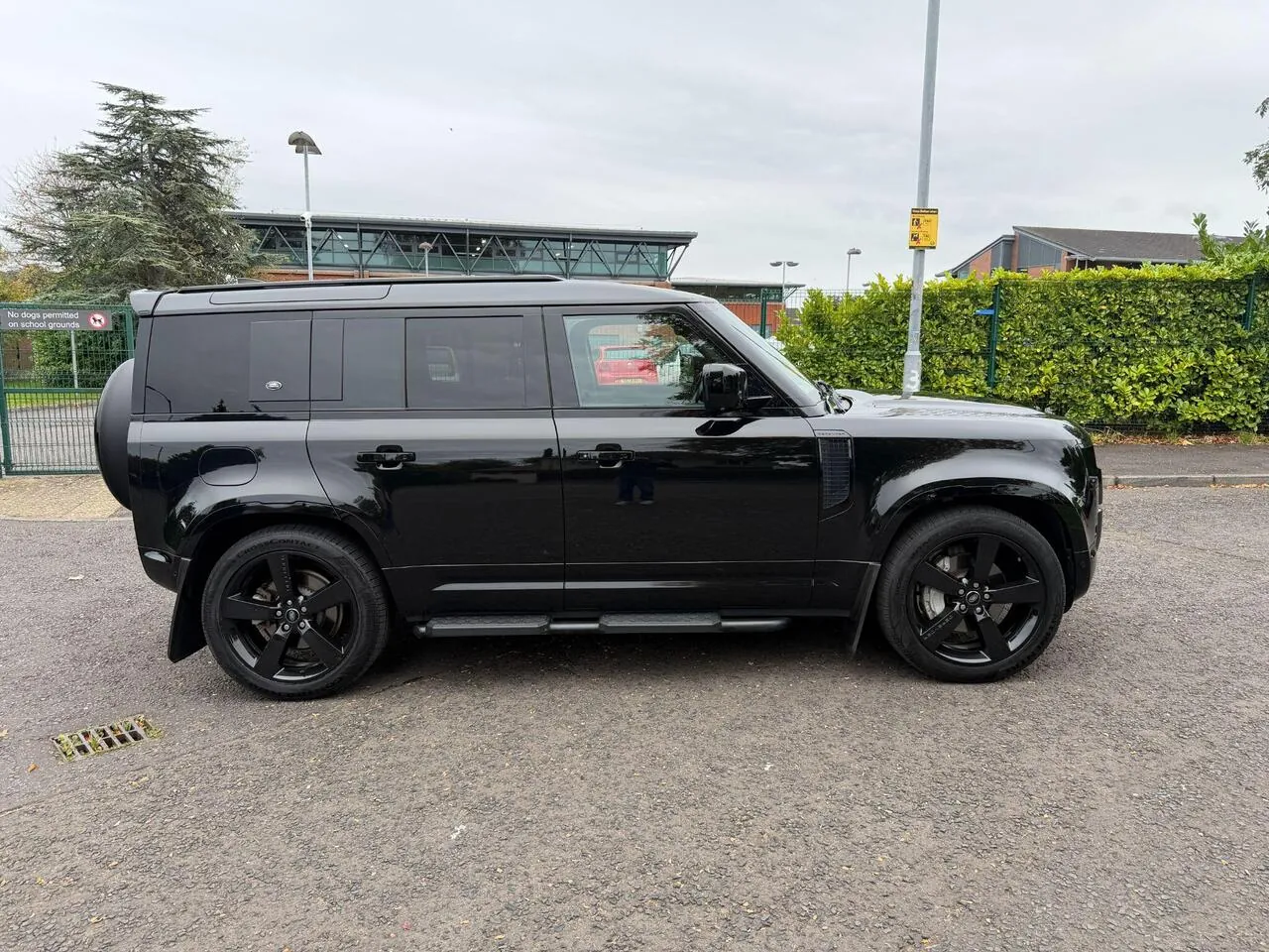 Land Rover Defender 110 2022 photo 2
