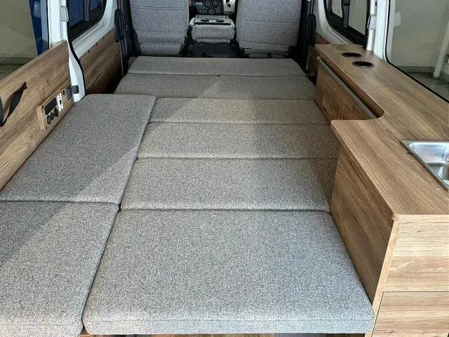 Toyota Hiace 2026 photo 2