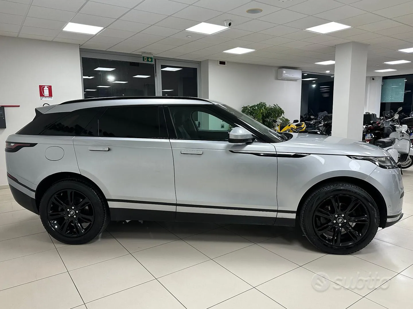 Land Rover Range Rover Velar 2018 photo 4