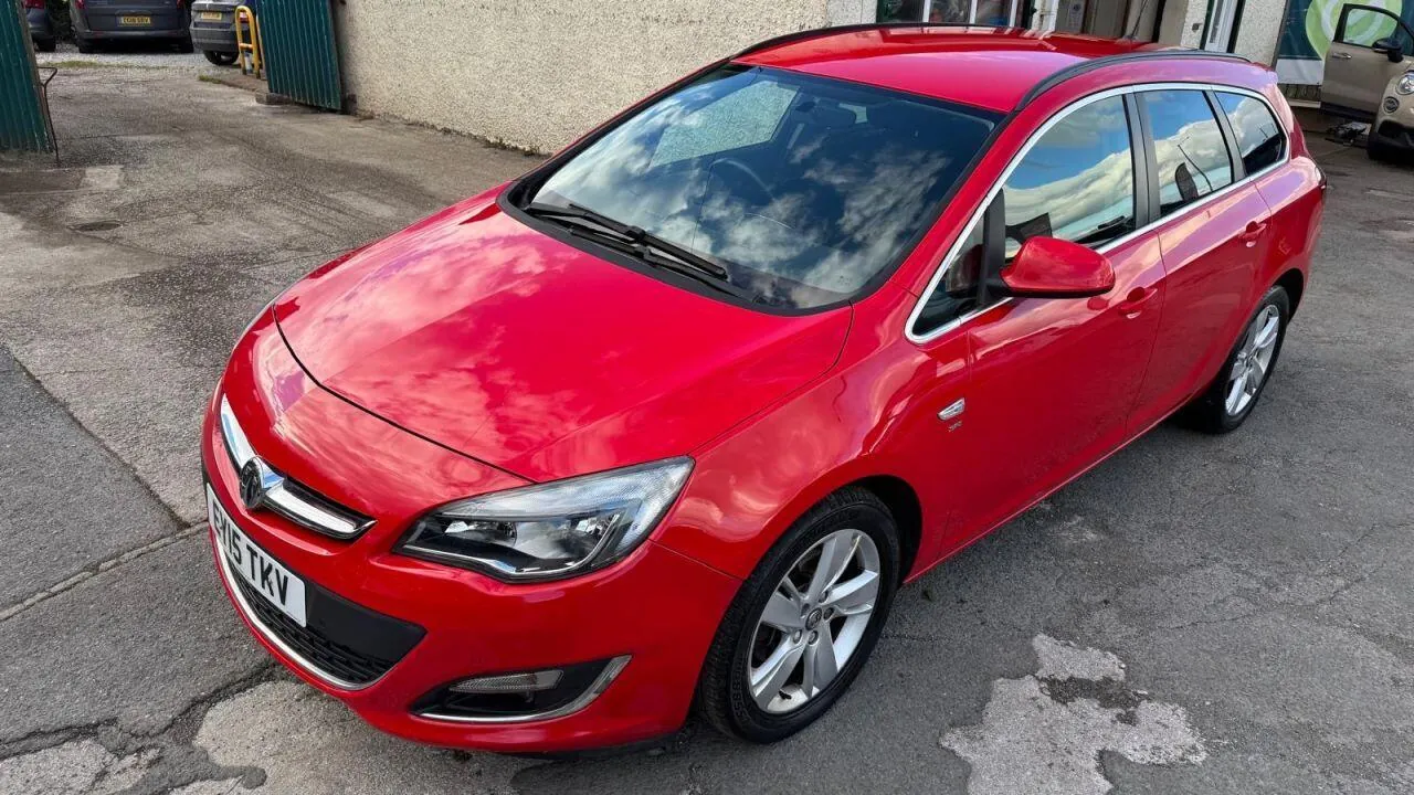 Vauxhall Astra 2015 photo 2