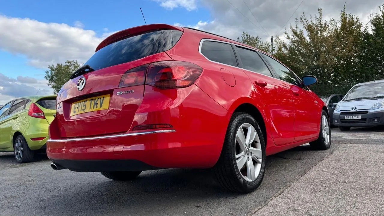 Vauxhall Astra 2015 photo 3