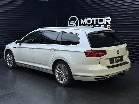 Volkswagen Passat 2017 photo 2