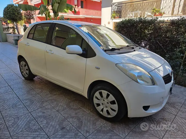 Toyota Yaris 2008 photo 2