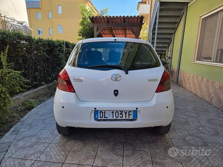 Toyota Yaris 2008 photo 3