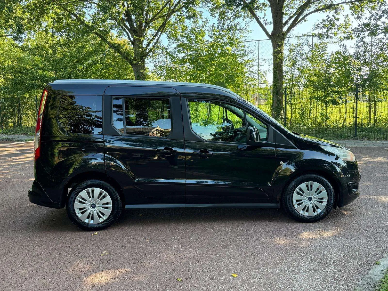 Ford Tourneo Connect 2014 photo 5