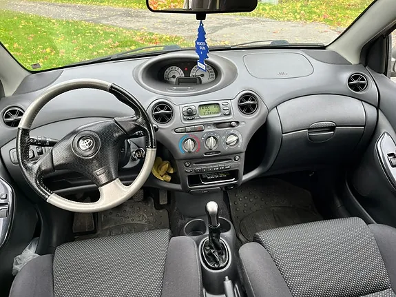 Toyota Yaris 2001 photo 4