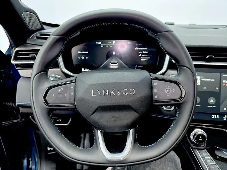Lynk & Co 01 2024 photo 2
