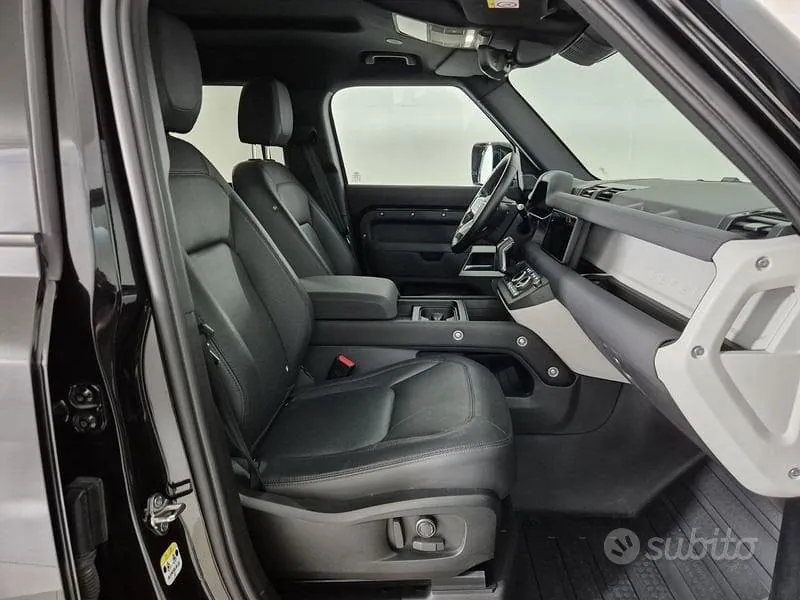 Land Rover Defender 2023 photo 3