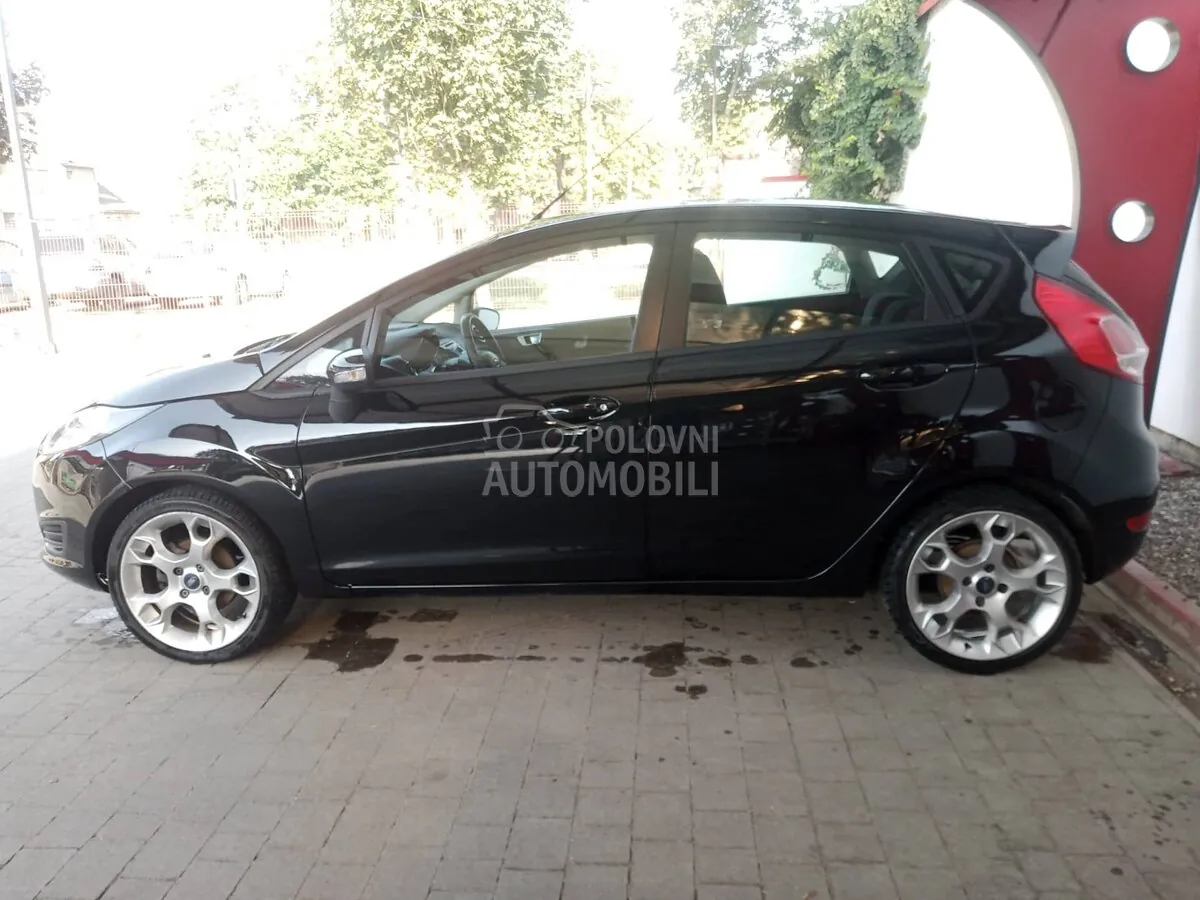 Ford Fiesta 2013 photo 3