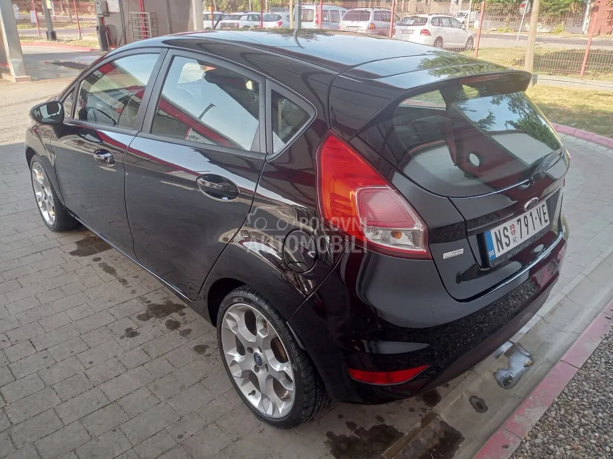 Ford Fiesta 2013 photo 4