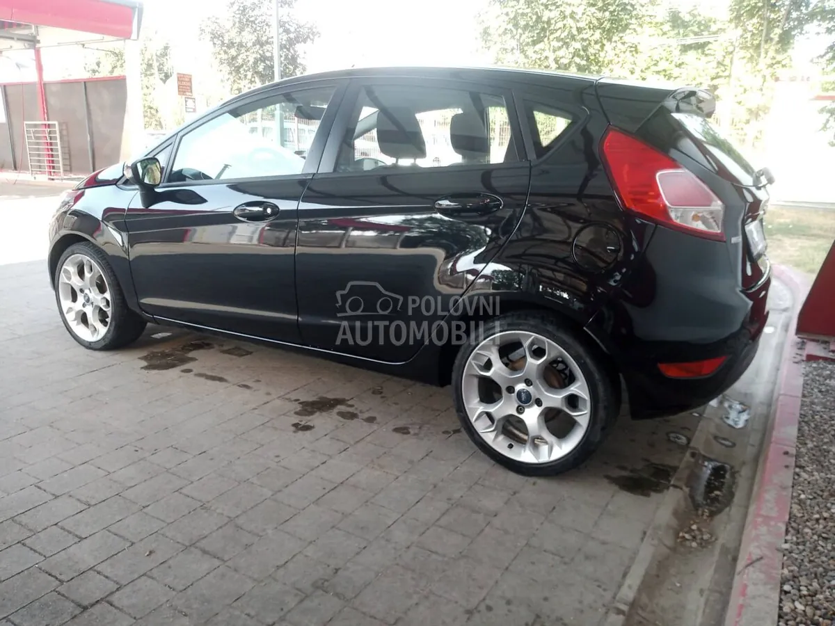 Ford Fiesta 2013 photo 5