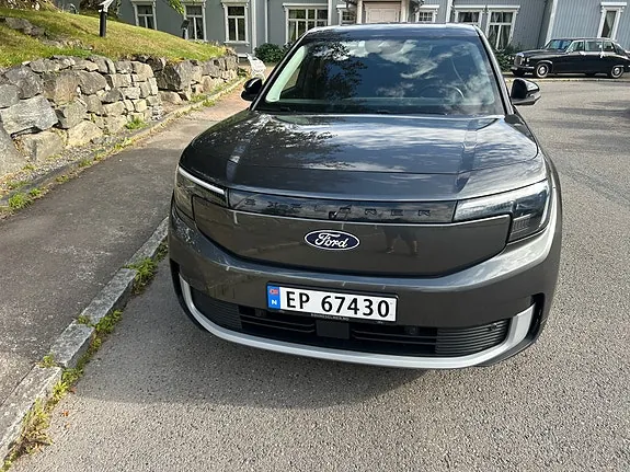 Ford Explorer 2025 photo 3