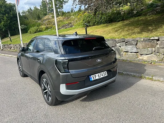 Ford Explorer 2025 photo 4