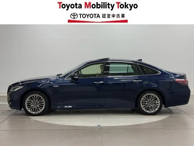Toyota Crown Hybrid 2018 photo 3