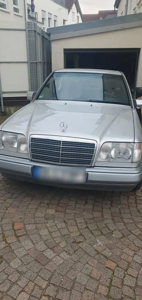 Mercedes-Benz W124