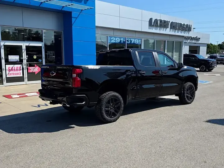 Chevrolet Silverado 1500 2026 photo 3