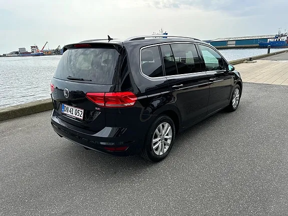 Volkswagen Touran 2017 photo 5