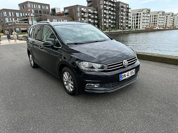 Volkswagen Touran 2017 photo 3